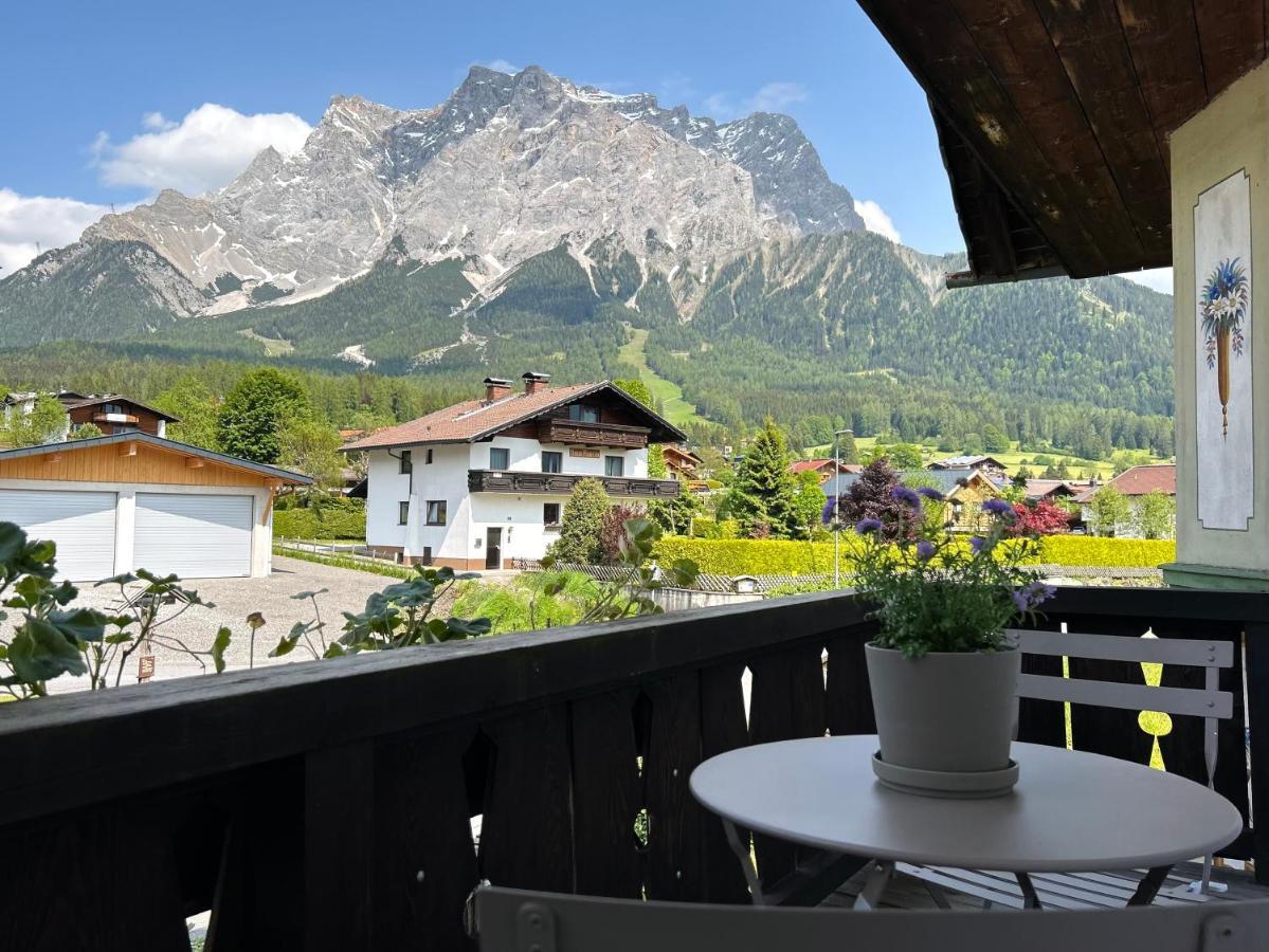 Haus Blaesi Lägenhet Ehrwald Exteriör bild