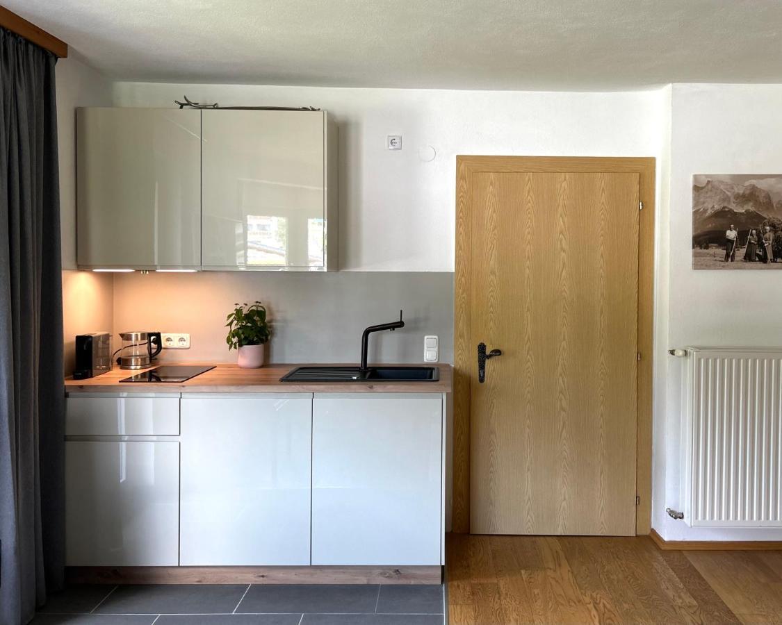 Haus Blaesi Lägenhet Ehrwald Exteriör bild